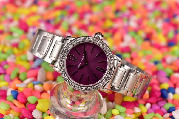 ブルガリ時計正面デザイン